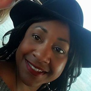 Meet your Posher, Lawana